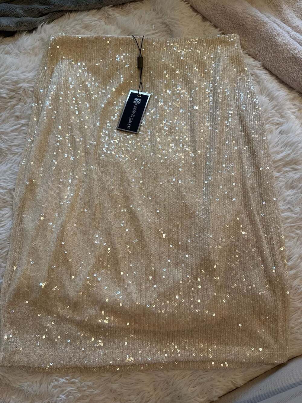 cable & gauge Sequin Skirt Size XS Gold Sparkle Party has stretch